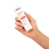 کرم ضد آفتاب با فاکتور حفاظتی 90 (SPF 90) بـژ روشن ام ان دی مناسب پوست خشک